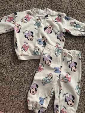 H&M Cream Minnie & Daisy Pajama Set with Pink, Purple, Blue Accents 12/18 M